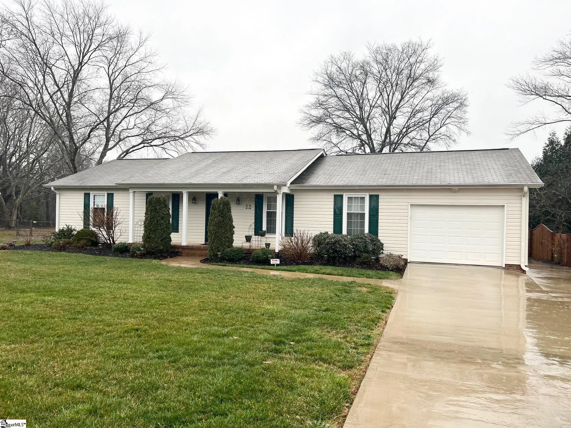 Property image 2 at 908 Devenger Road, Greer, SC 29615