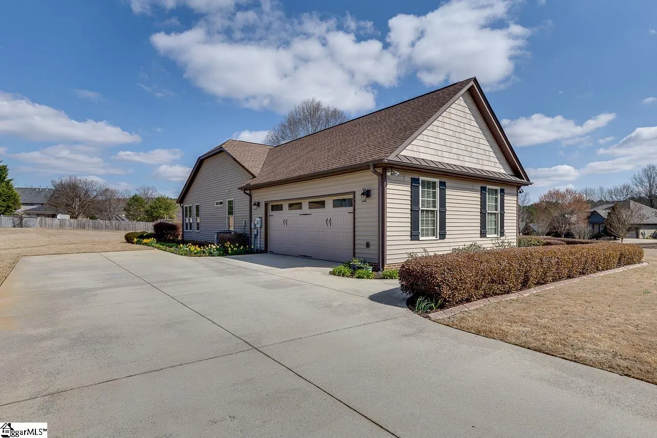 Property image 4 at 320 Wittrock Court, Taylors, SC 29687