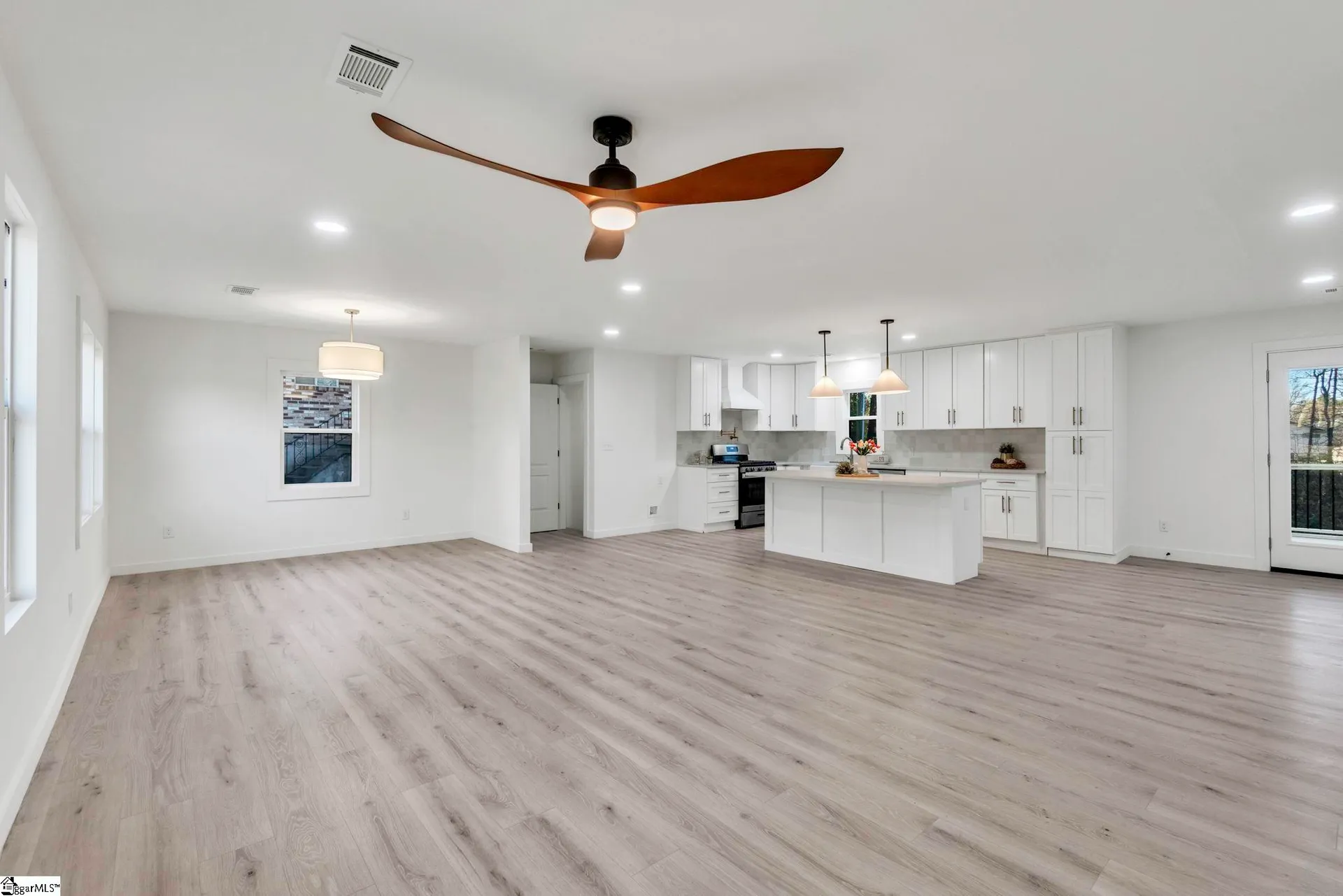 Property image 5 at 220 Azalea Court, Greenville, SC 29615