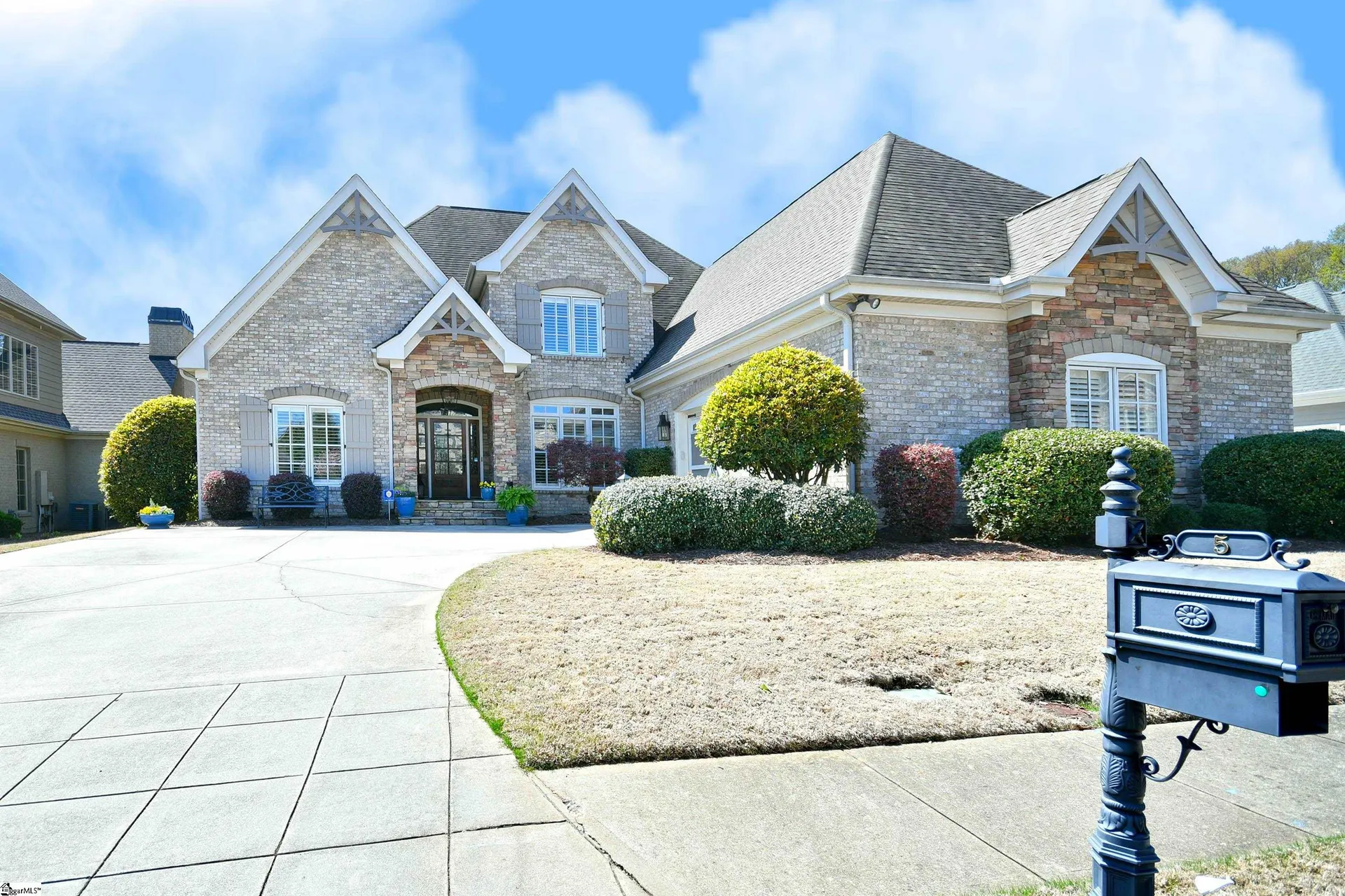 5 Angel Oak Court