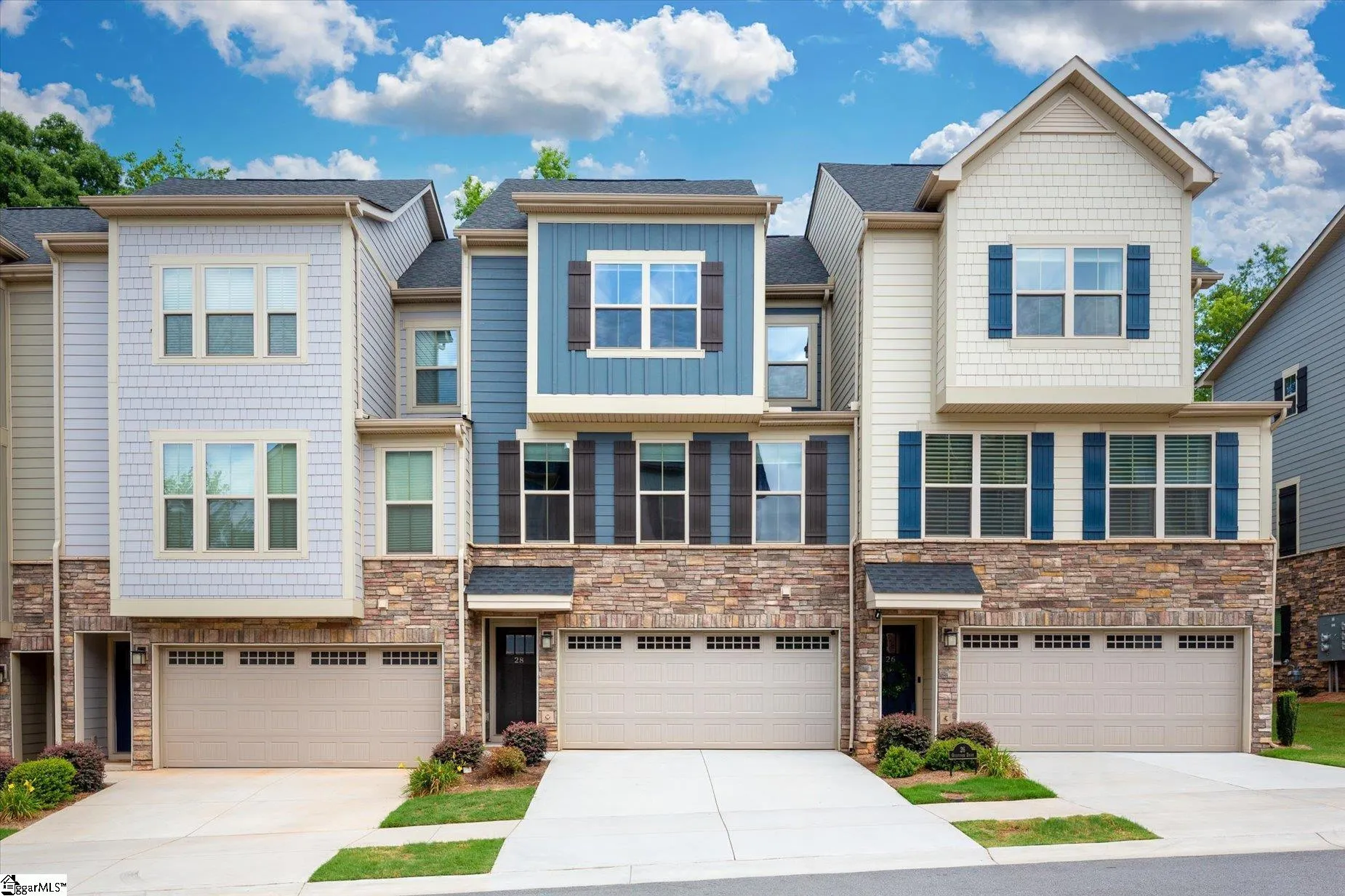 Property image 2 at 28 Questover Drive, Greenville, SC 29607