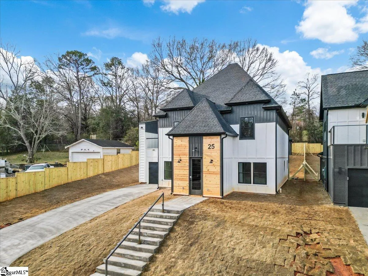 Property image 2 at 25 Heard Drive, Greenville, SC 29605