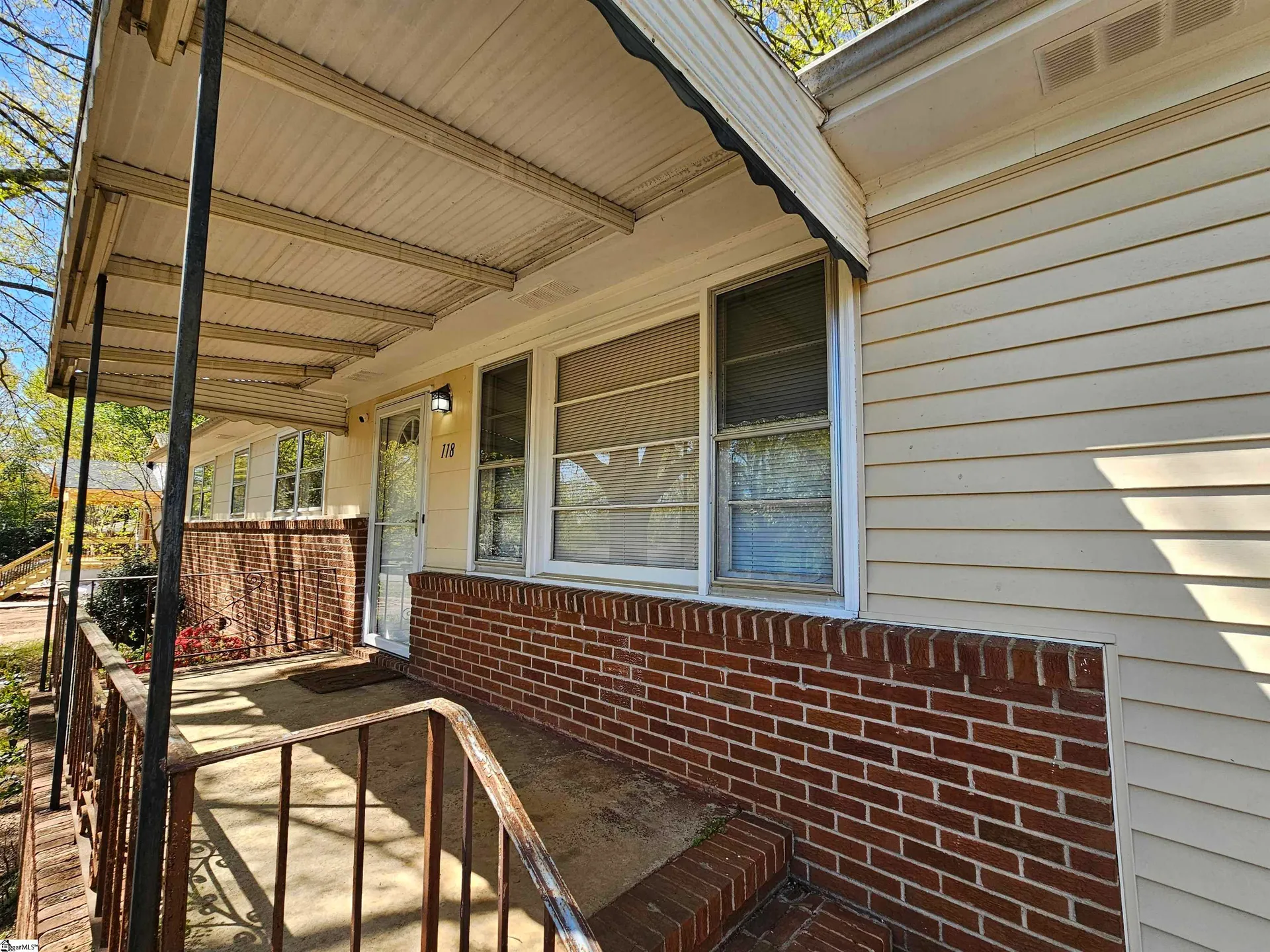 Property image 2 at 118 Sulphur Springs Drive, Greenville, SC 29617