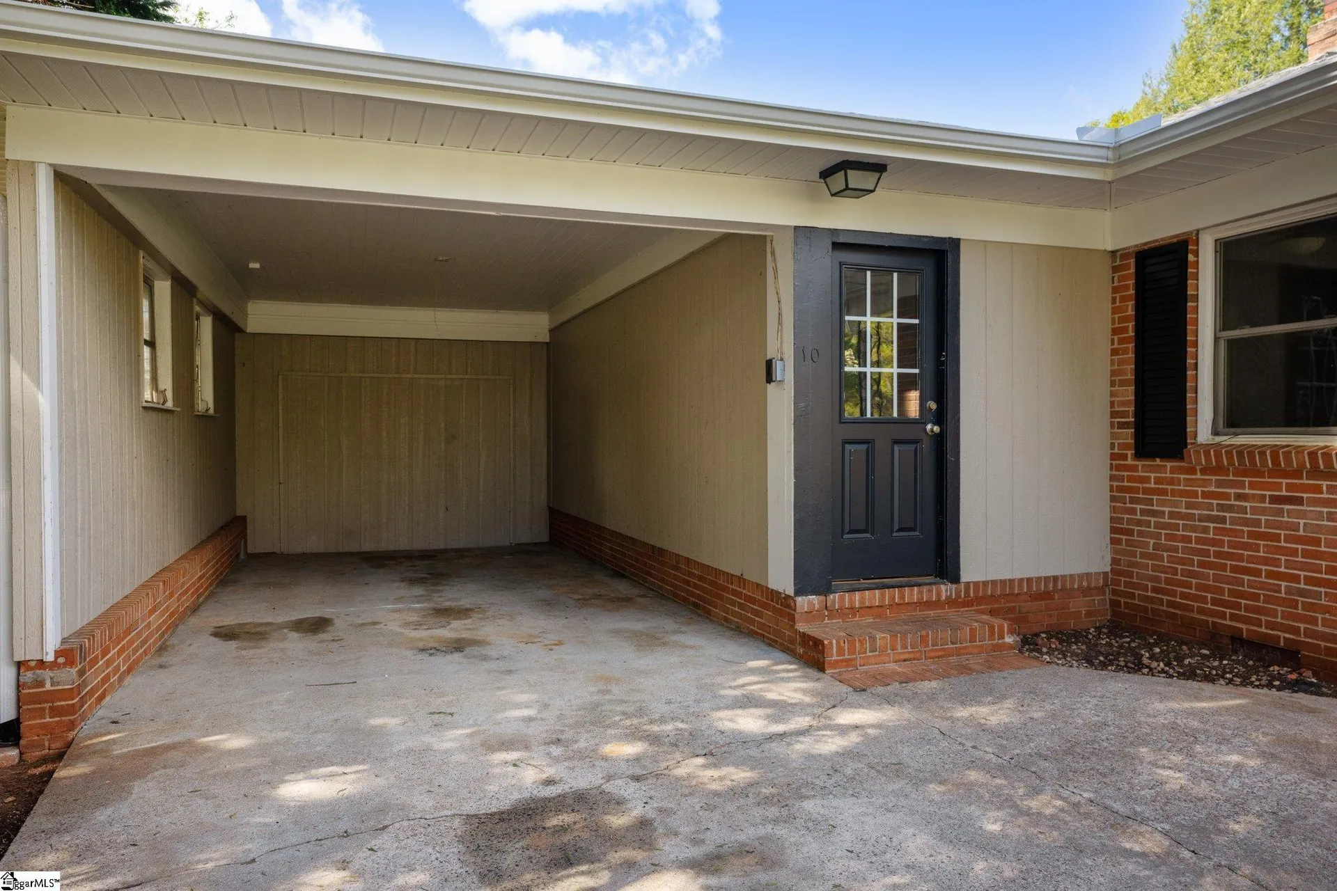 Property image 3 at 10 Rhonda Court, Greenville, SC 29617