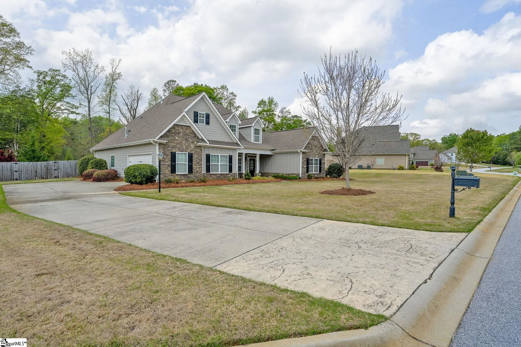 Property image 2 at 18 Laurelhart Lane, Simpsonville, SC 29681