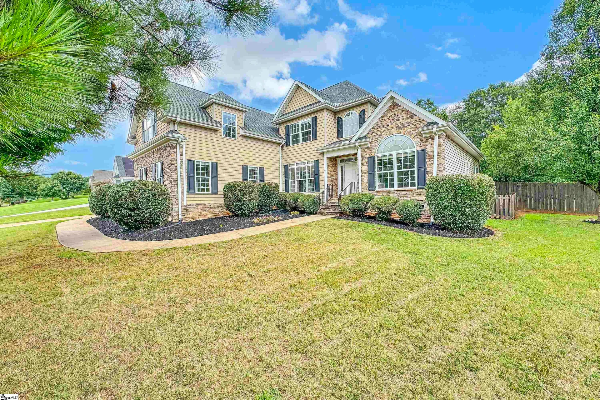 Property image 2 at 19 Meadowglen Place, Greer, SC 29651