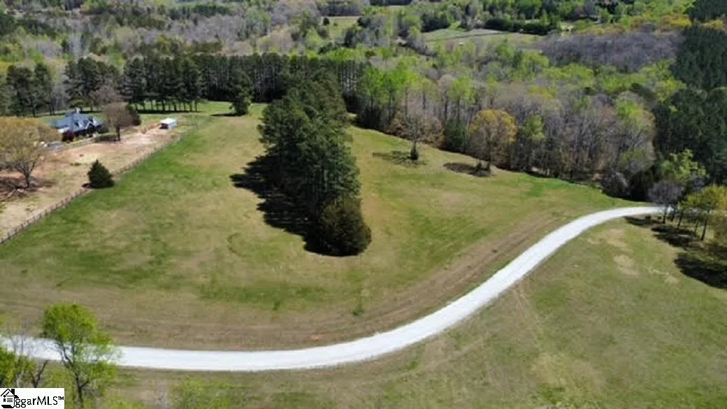 Property image 3 at 54 Stone Cottage Lane, Landrum, SC 29356