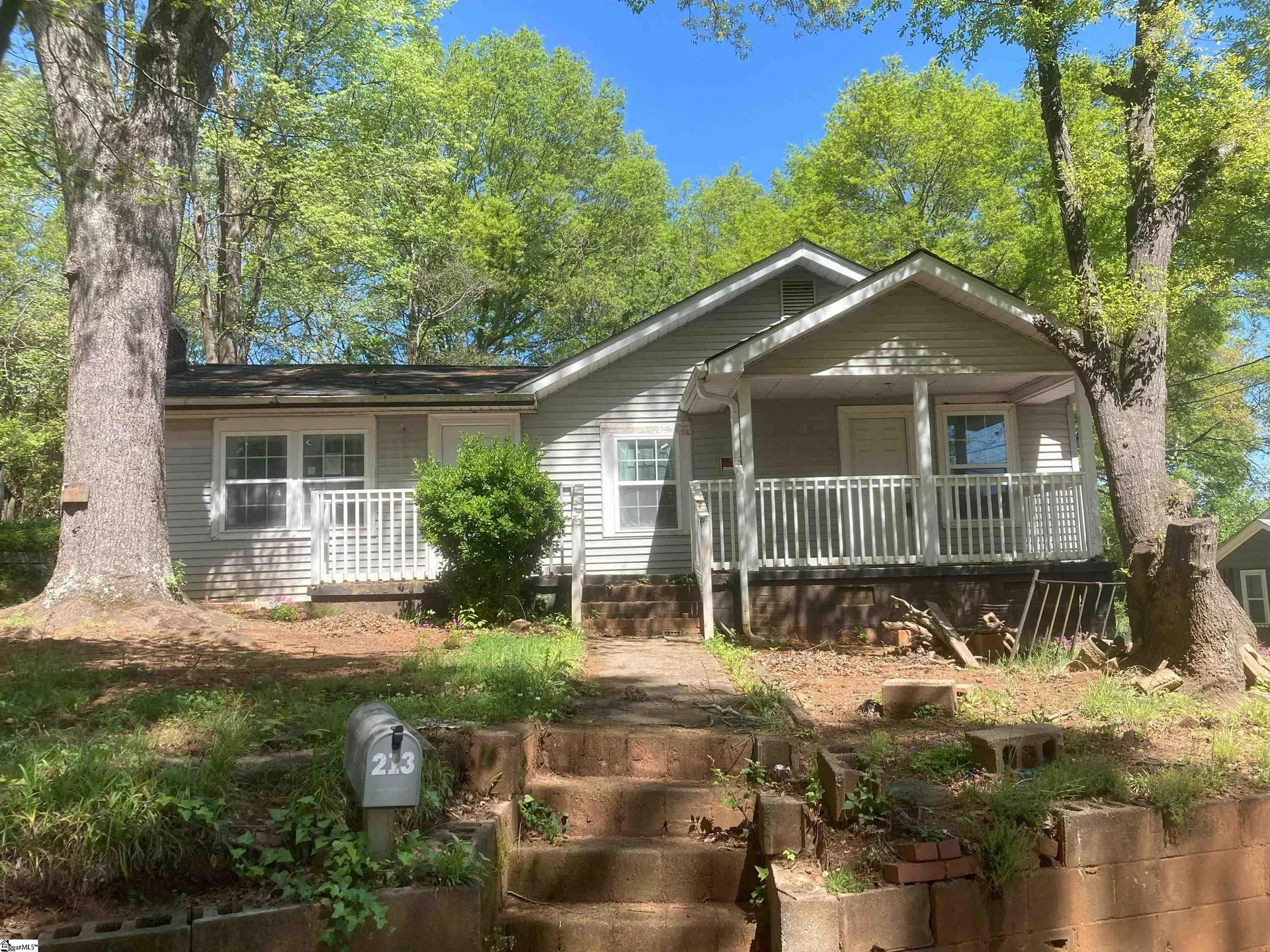 Property image 1 at 213 Loop Street, Greenville, SC 29609