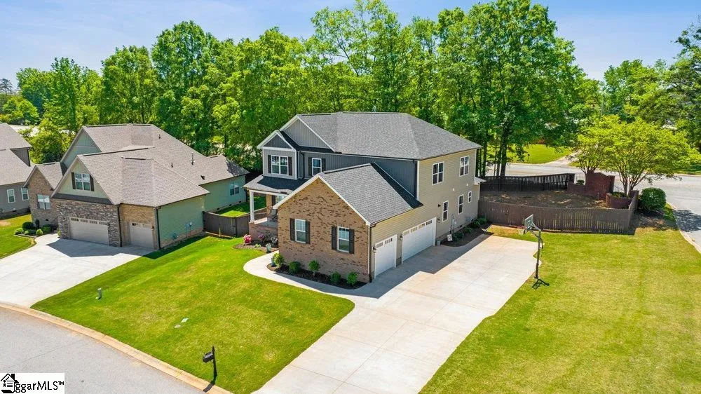Property image 2 at 2 Peaceful Court, Fountain Inn, SC 29644