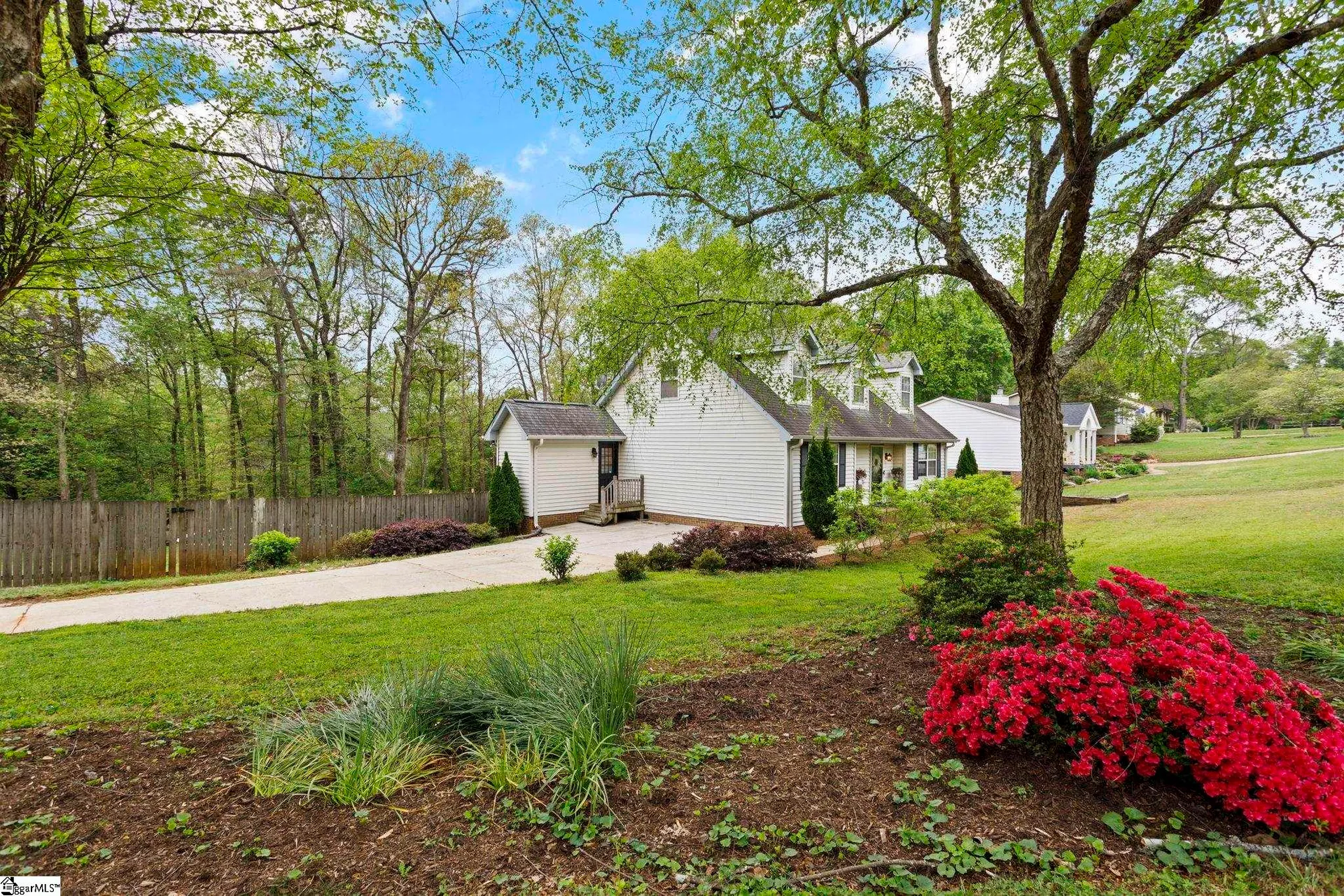 Property image 3 at 2 Twisted Oak Court, Taylors, SC 29687