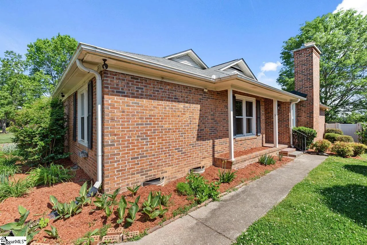 Property image 3 at 3 Hillington Place, Greer, SC 29651