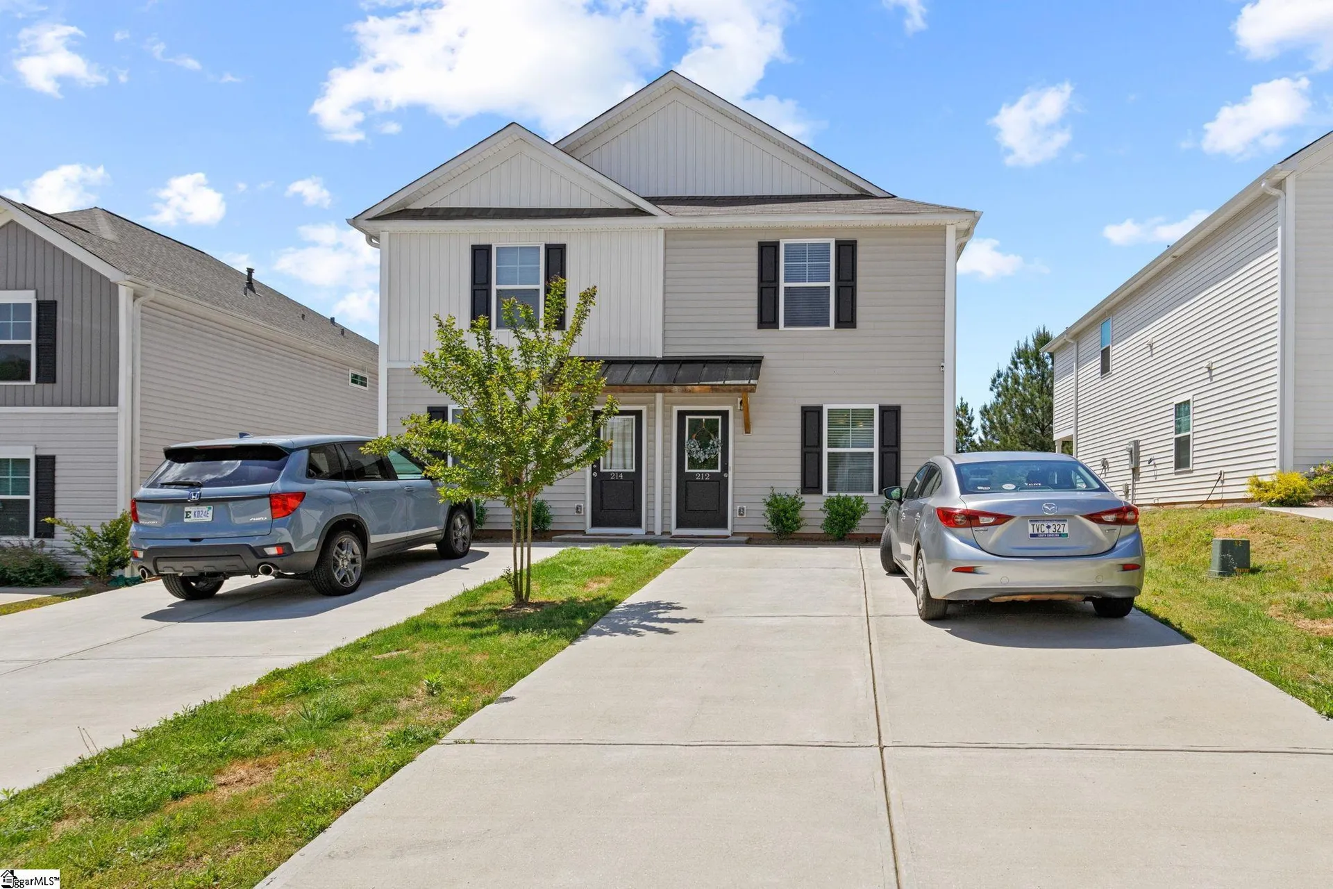 212 Royal Way