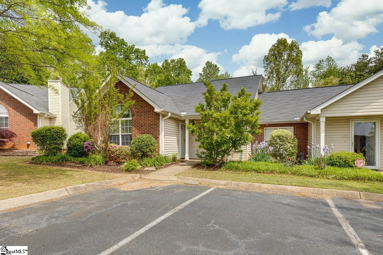 Property image 4 at 325 Woodruff Park Lane, Simpsonville, SC 29681