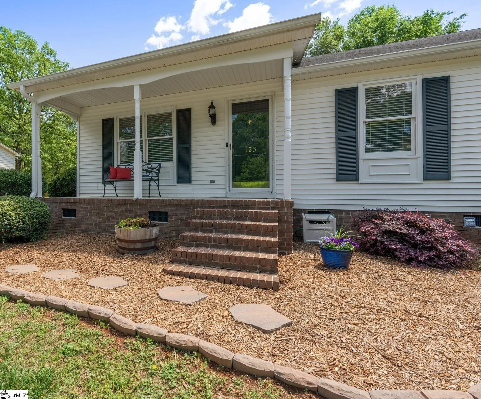 Property image 2 at 123 Deborah Lane, Greenville, SC 29611