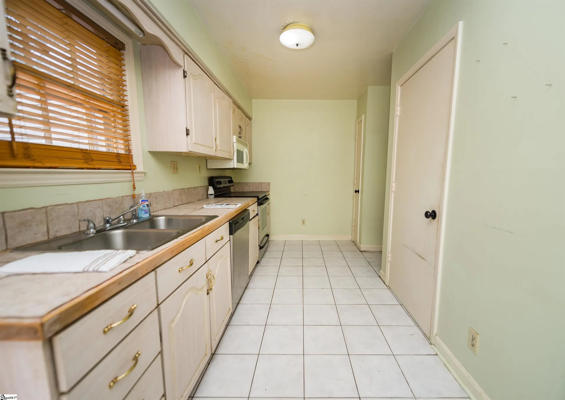 Property image 2 at 1466 Dover Road, Spartanburg, SC 29301