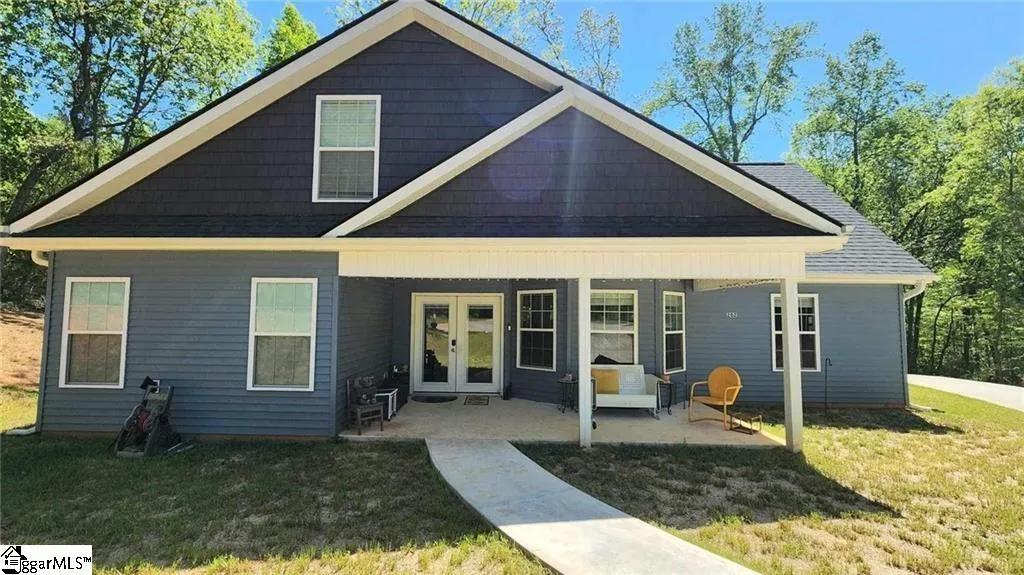 Property image 3 at 202 Bay Ridge Drive, Townville, SC 29689