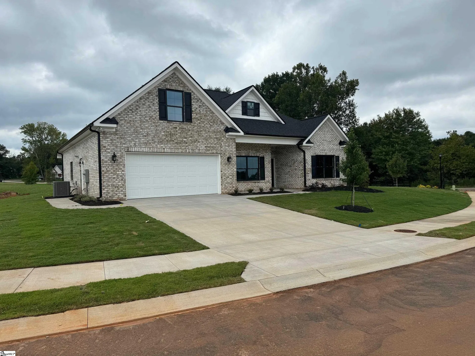 Property image 2 at 100 Willett Trail, Taylors, SC 29687