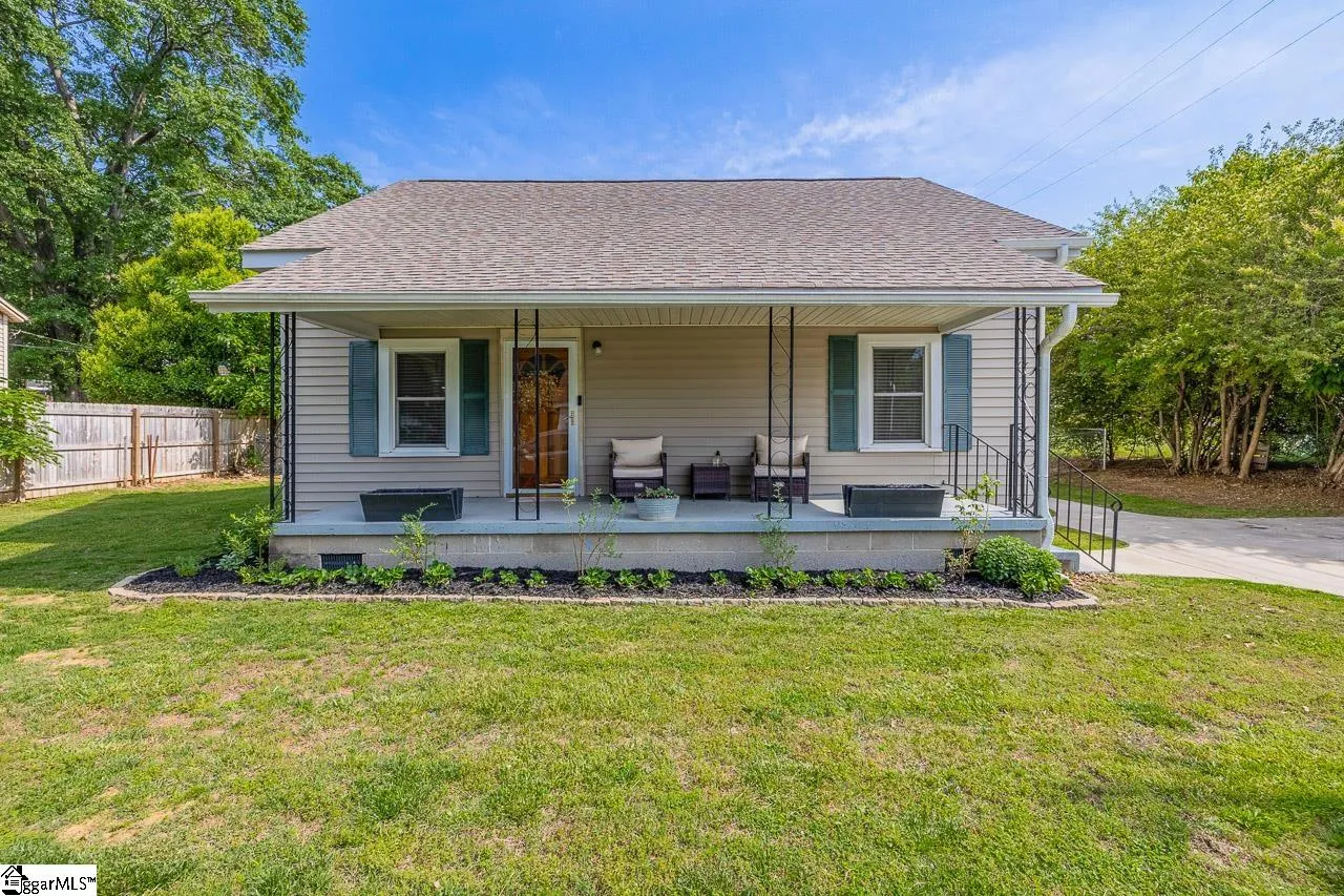 7 Stewart Avenue