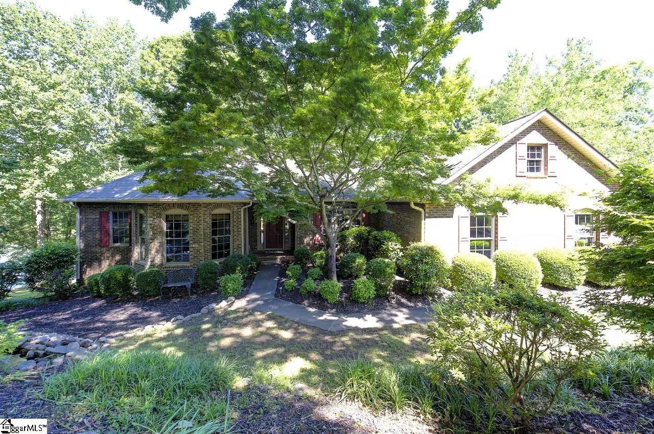 Property image 2 at 124 Lake Point Drive, Taylors, SC 29687