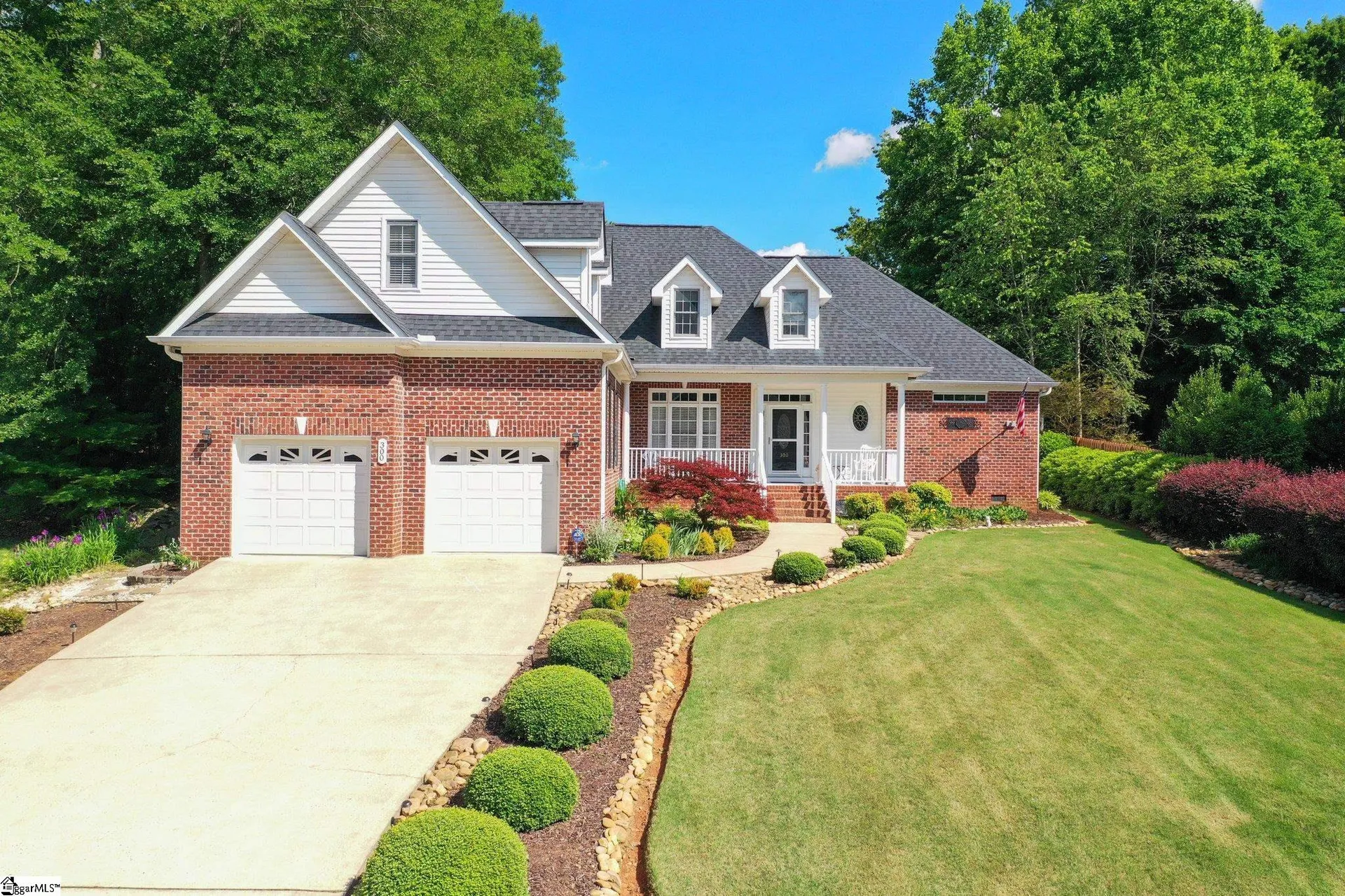 300 Dunrobin Lane