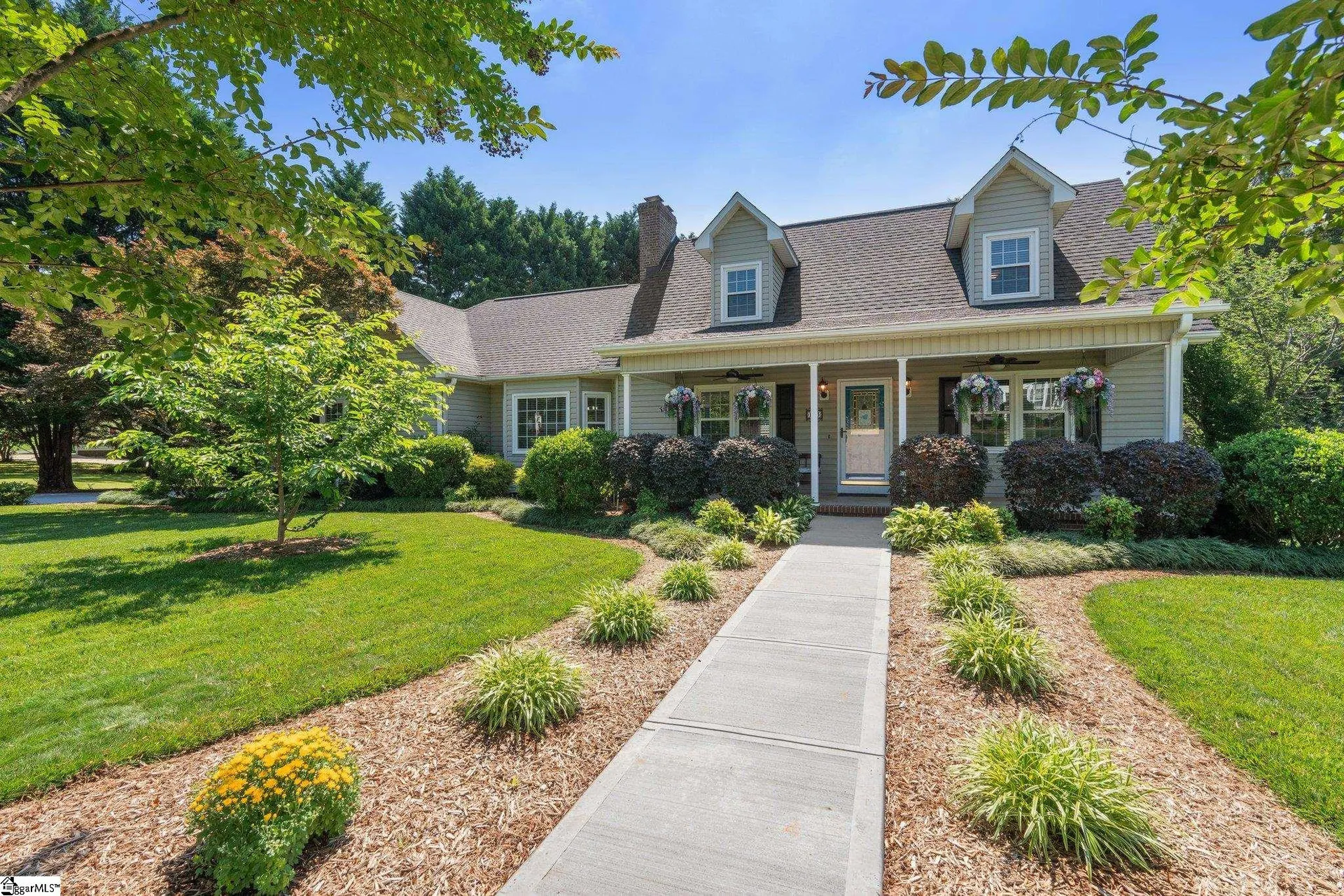 103 Oak Wind Circle