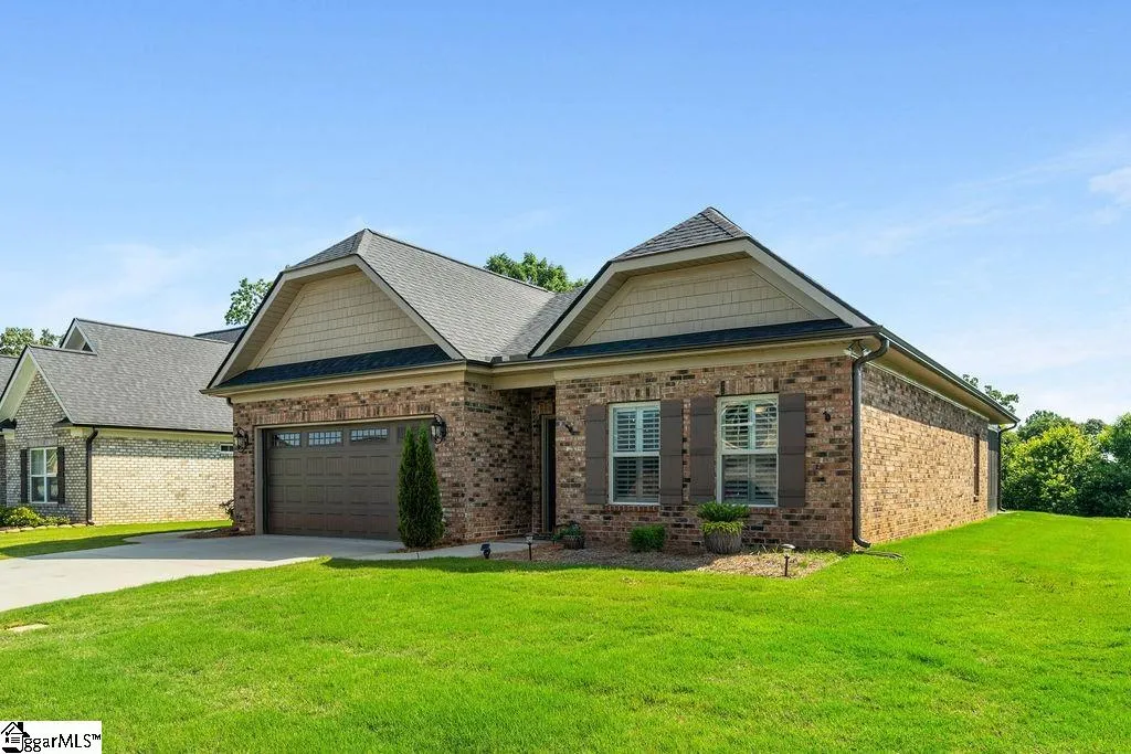 Property image 2 at 126 Pleasant Hill Drive, Easley, SC 29642
