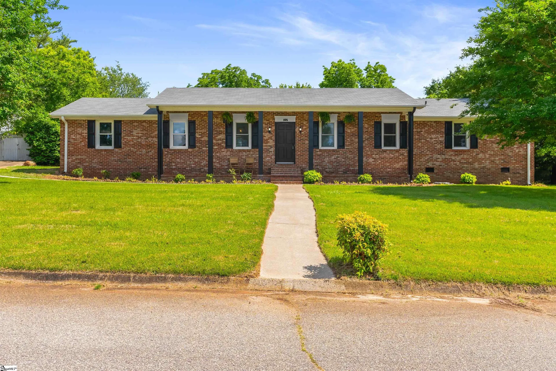 105 Carriage Lane