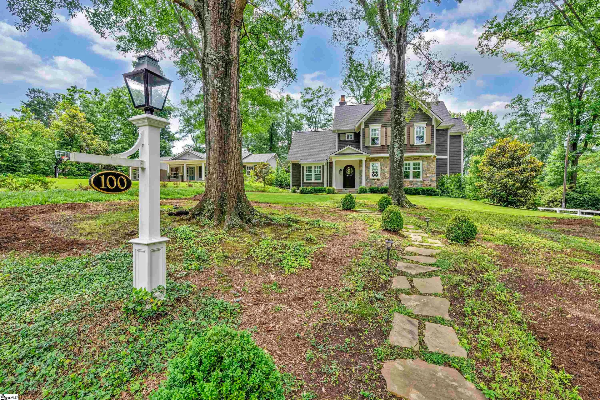 Property image 2 at 100 Knollwood Lane, Greenville, SC 29607