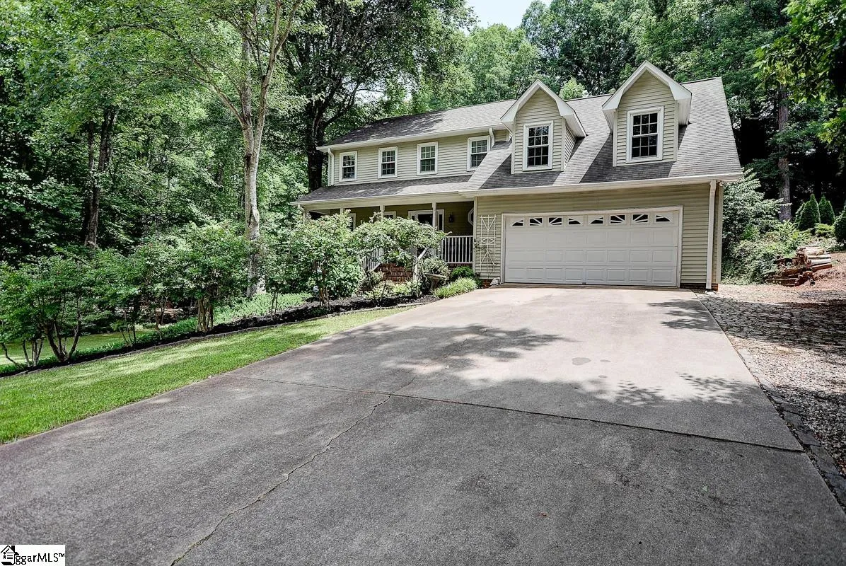 Property image 2 at 109 Cobblestone Road, Greenville, SC 29615