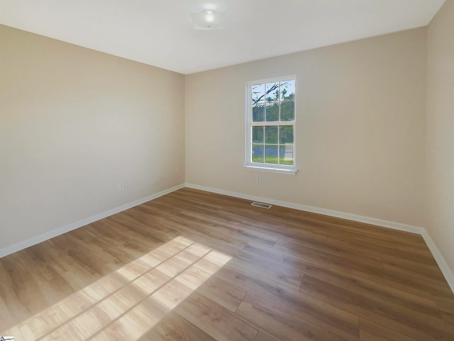 Property image 3 at 329 Tartan Court, Boiling Springs, SC 29316