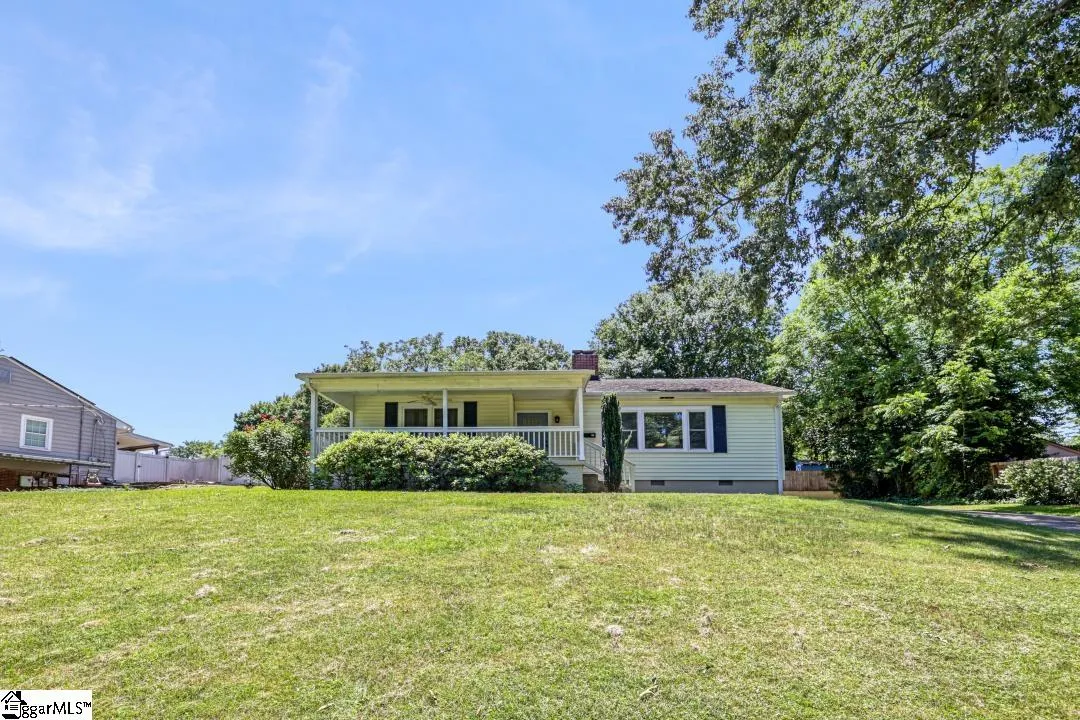 Property image 2 at 27 Kirkwood Lane, Greenville, SC 29607