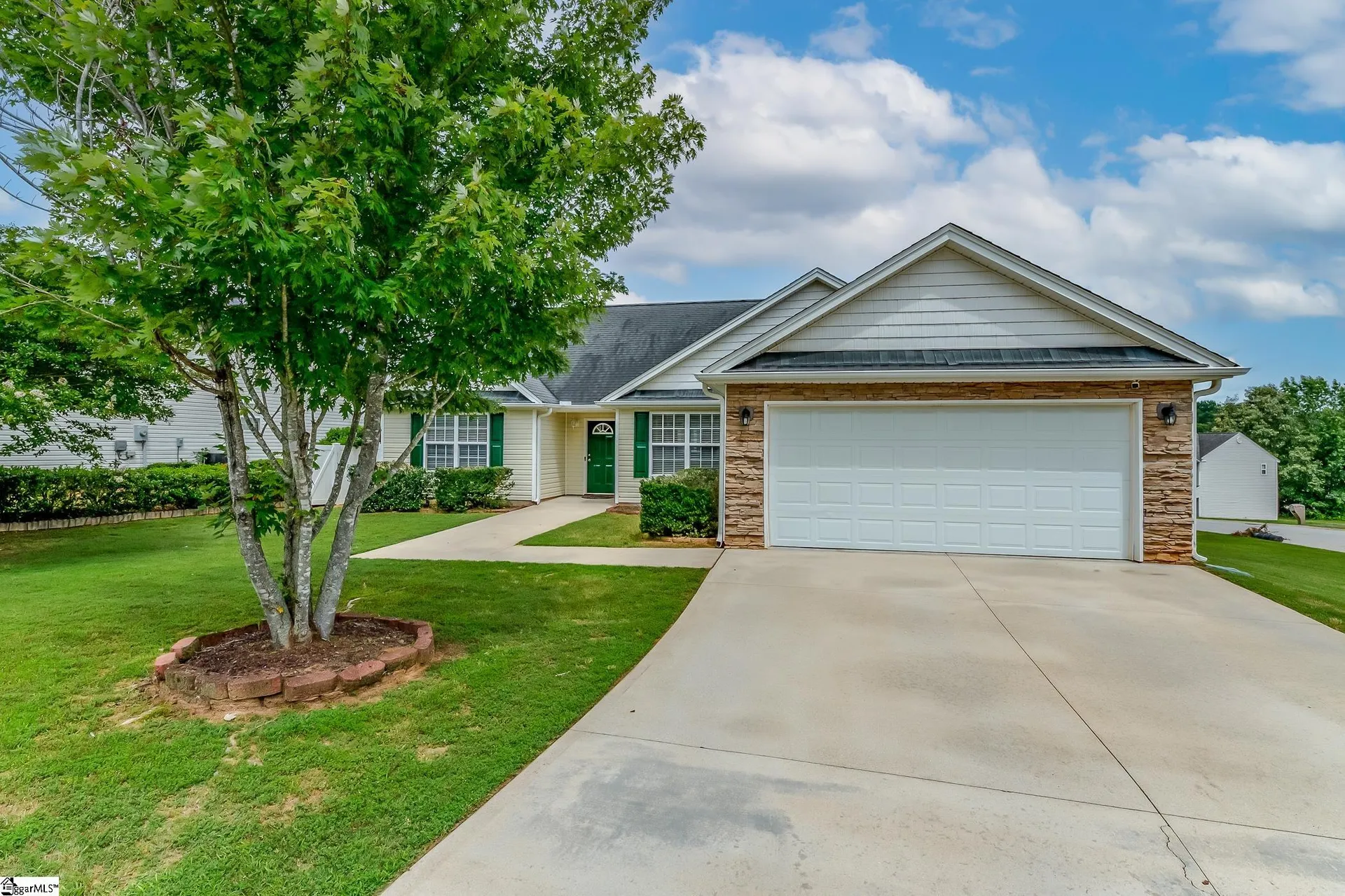 409 Dellwater Way