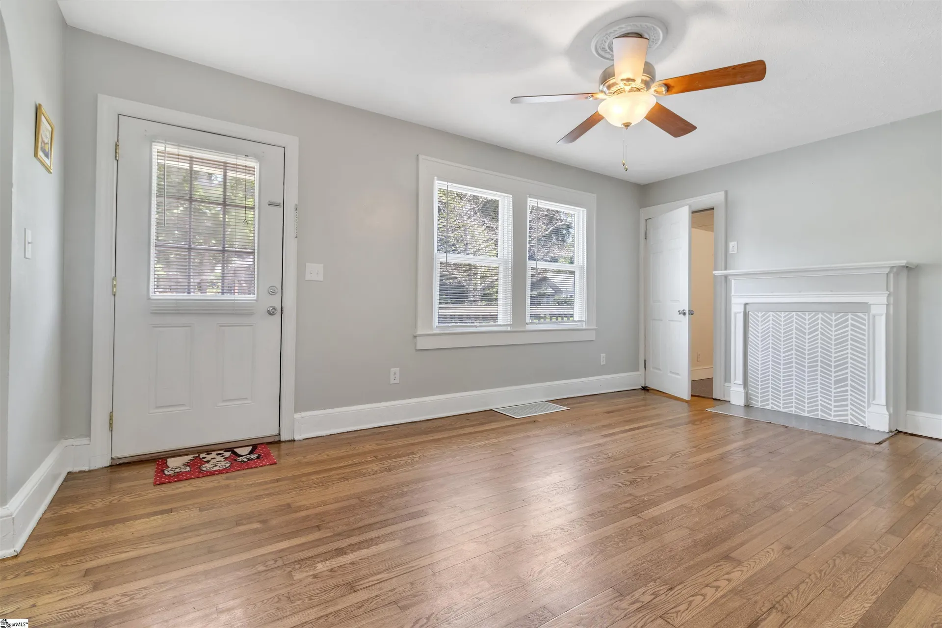 Property image 3 at 318 E Blue Ridge Drive, Greenville, SC 29609