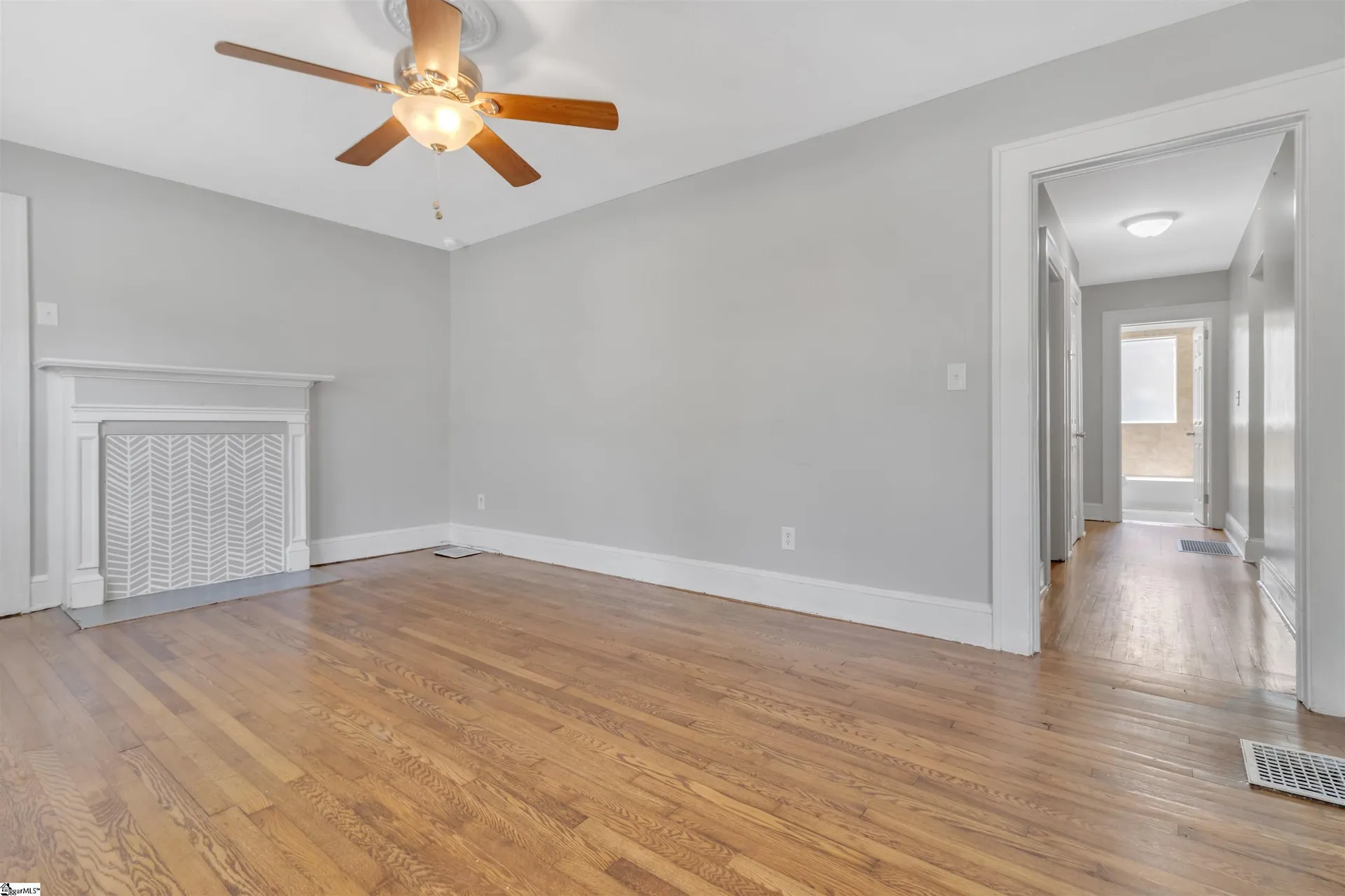 Property image 4 at 318 E Blue Ridge Drive, Greenville, SC 29609