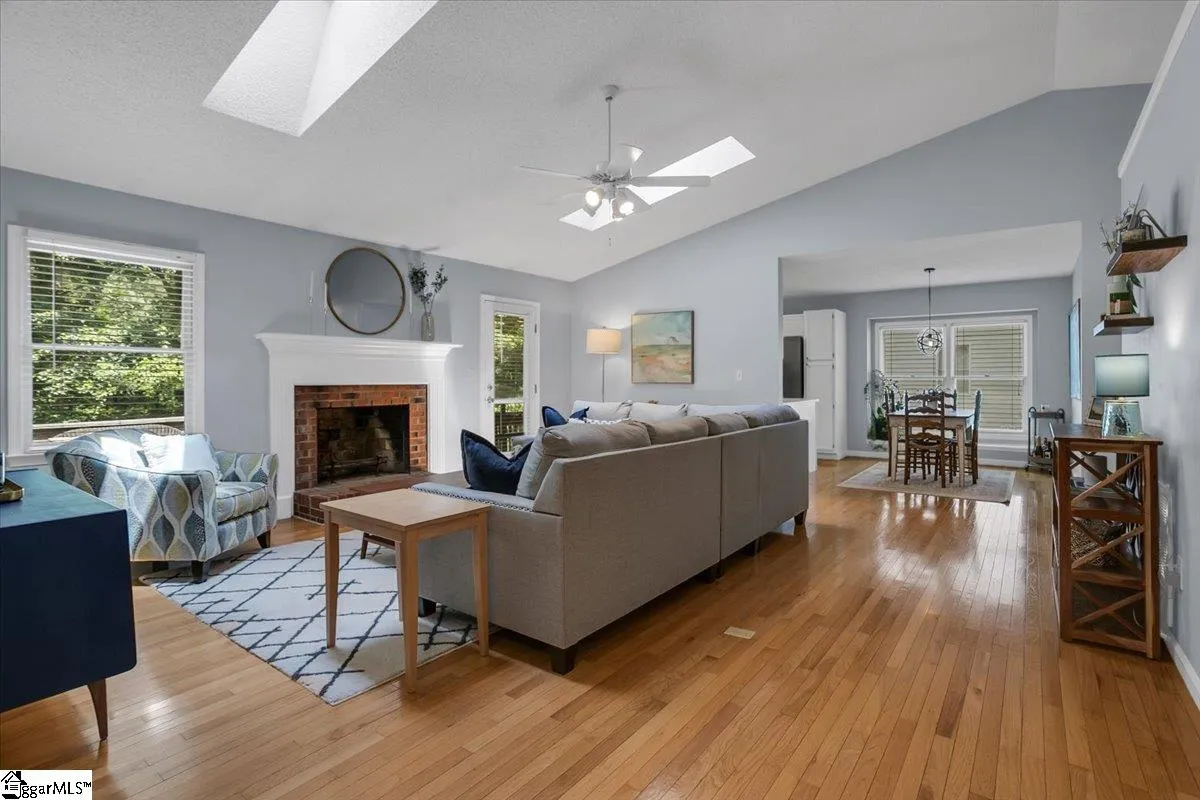 Property image 3 at 310 Halifax Drive, Greenville, SC 29615