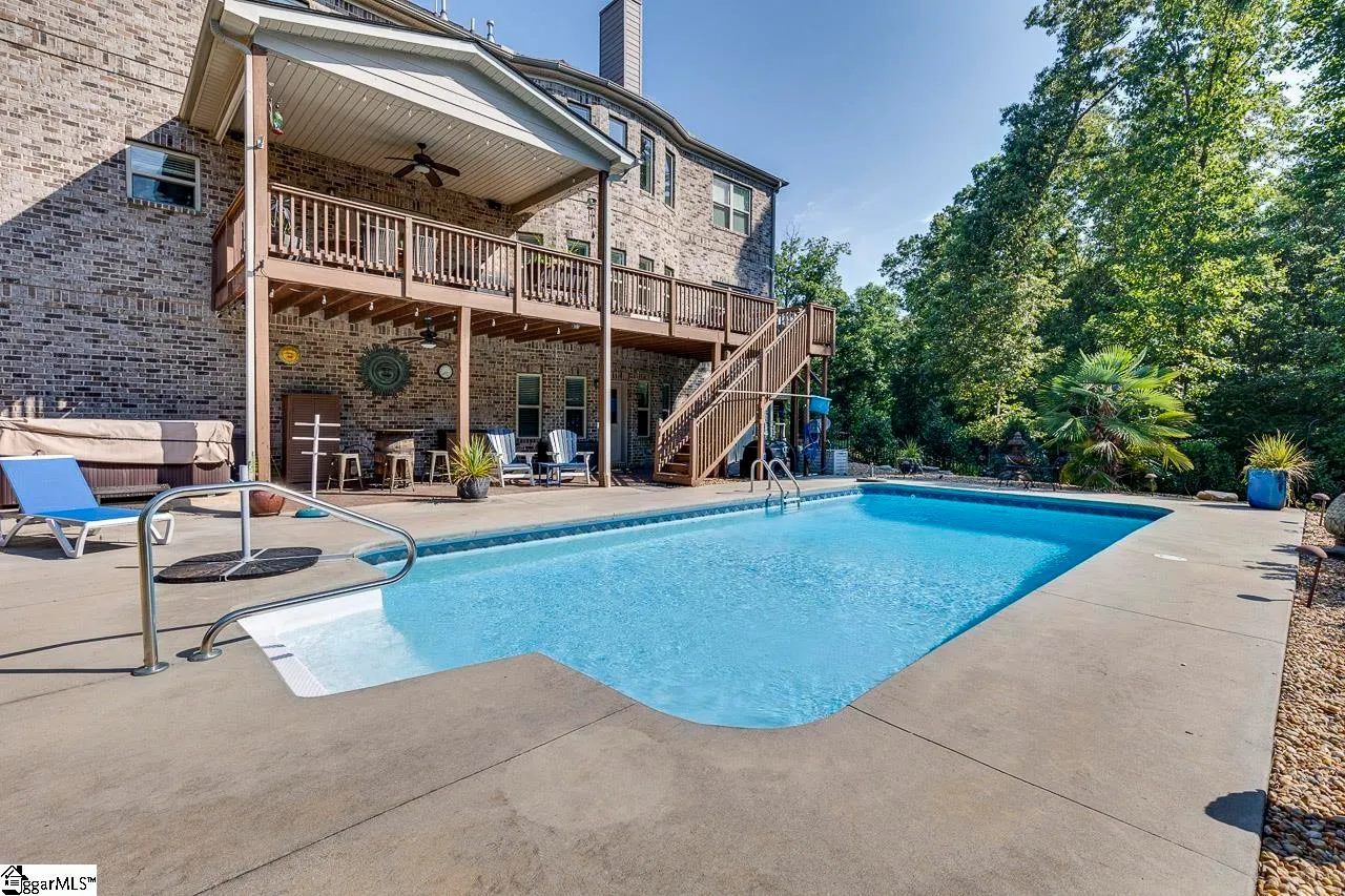 Property image 3 at 330 Tuxedo Lane, Greer, SC 29651