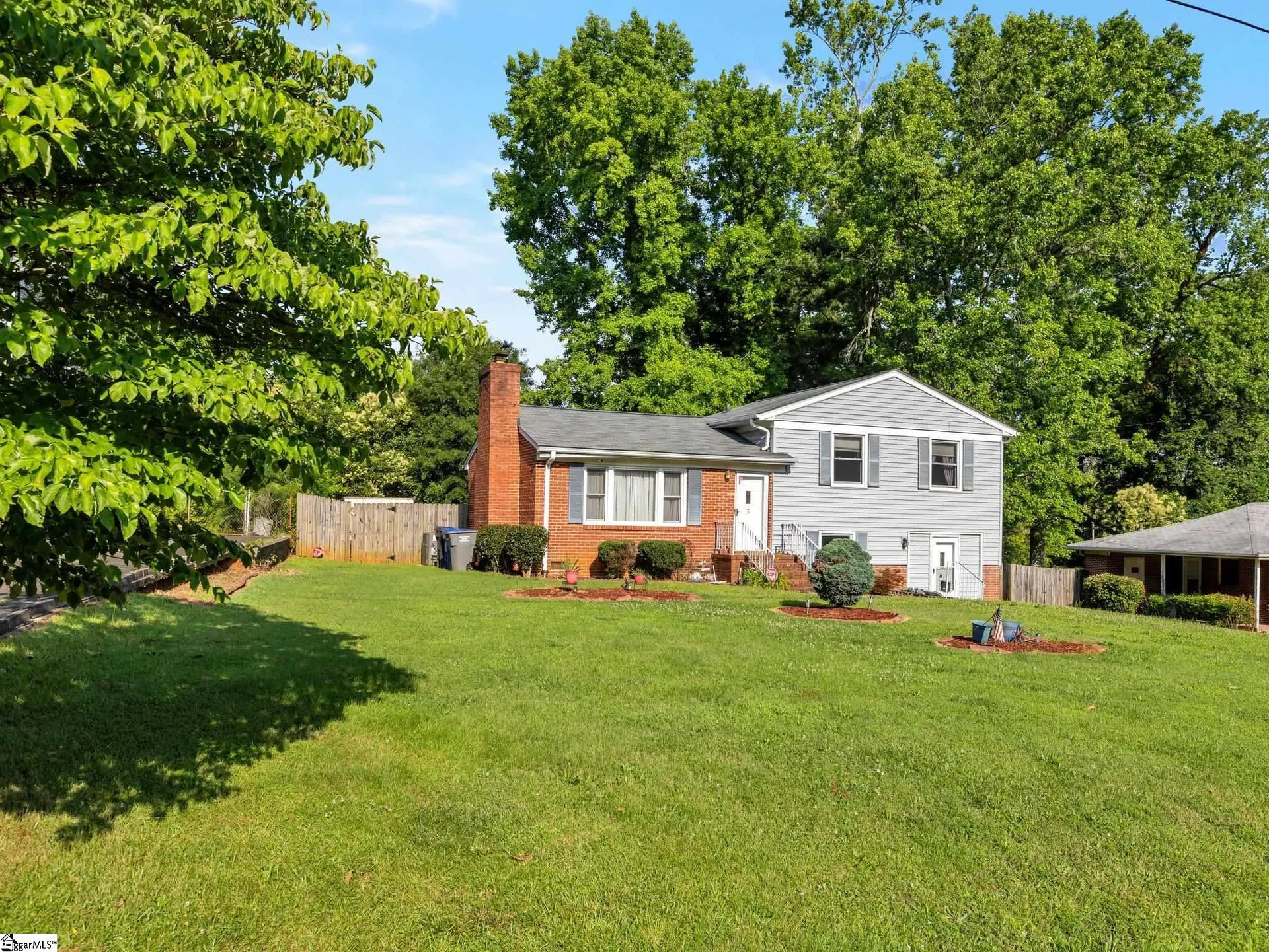 Property image 2 at 5 Pinefield Drive, Greenville, SC 29605