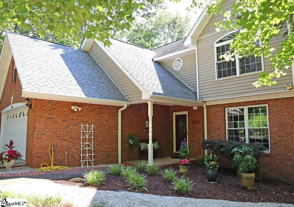 Property image 2 at 104 E Commodore Drive, Cross Hill, SC 29332