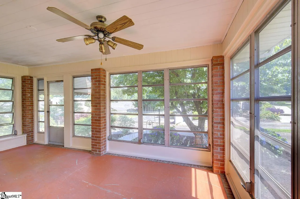 Property image 3 at 15 Linden Drive, Greenville, SC 29617