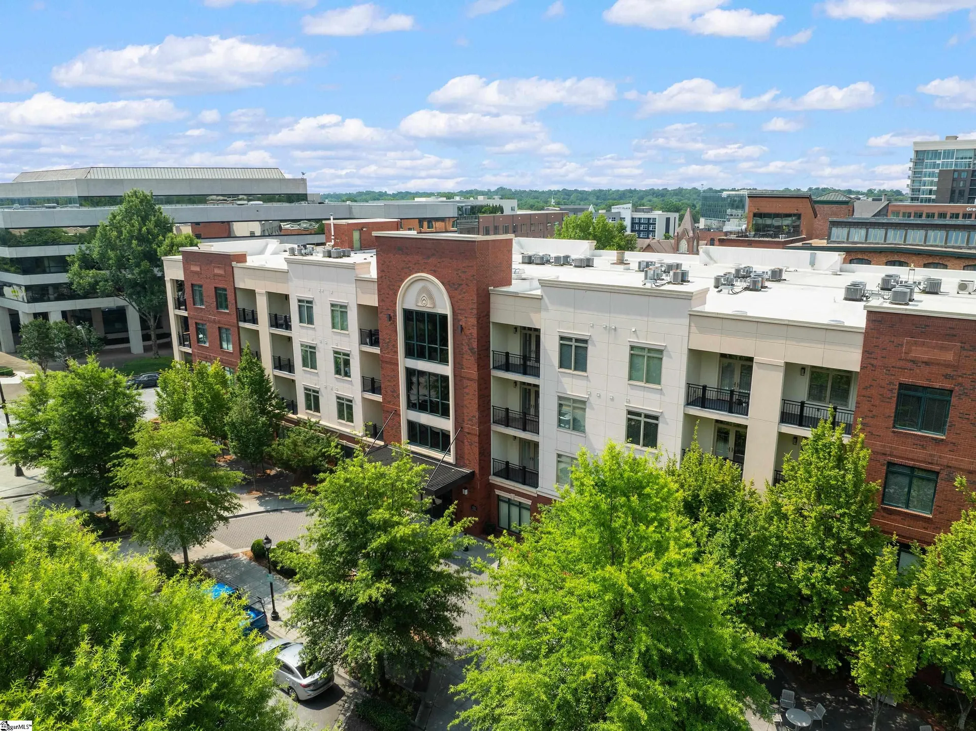 Property image 3 at 98 E McBee Avenue, Greenville, SC 29601