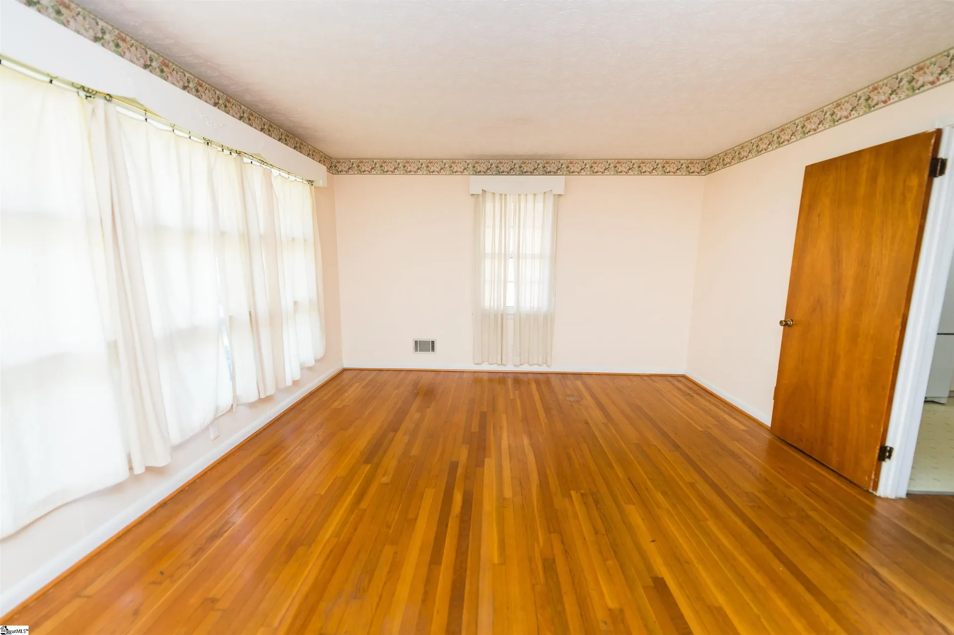 Property image 3 at 106 Bedford Road, Spartanburg, SC 29301