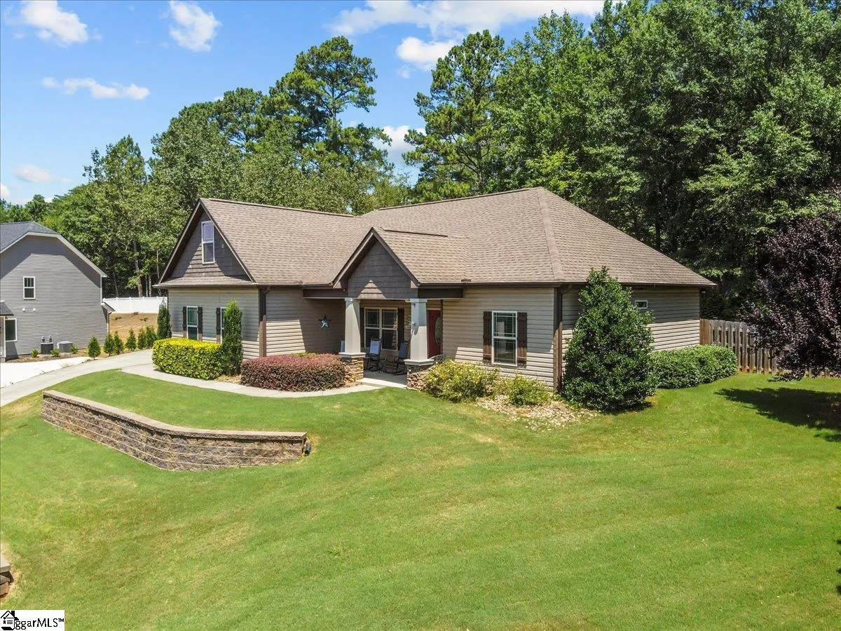 Property image 2 at 19 Gerru Court, Taylors, SC 29687