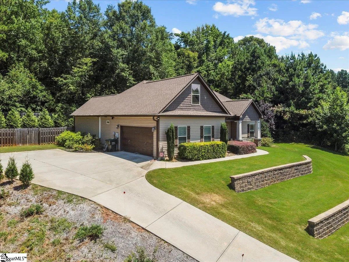 Property image 3 at 19 Gerru Court, Taylors, SC 29687