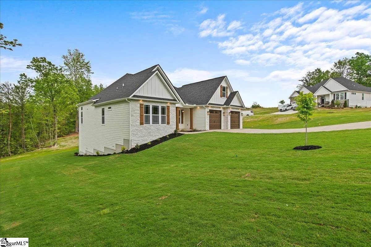 Property image 4 at 138 Eagles Crest Drive, Marietta, SC 29661-0000