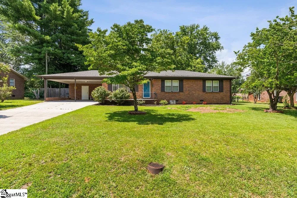 Property image 1 at 3 Latham Drive, Greenville, SC 29617