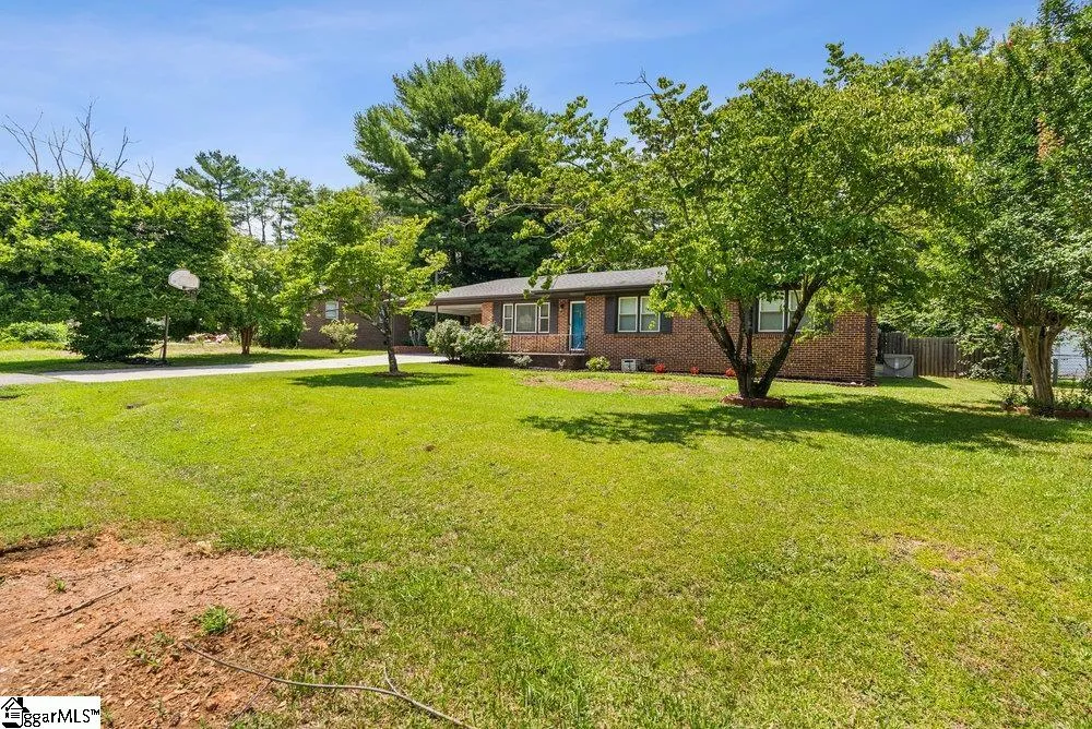 Property image 2 at 3 Latham Drive, Greenville, SC 29617