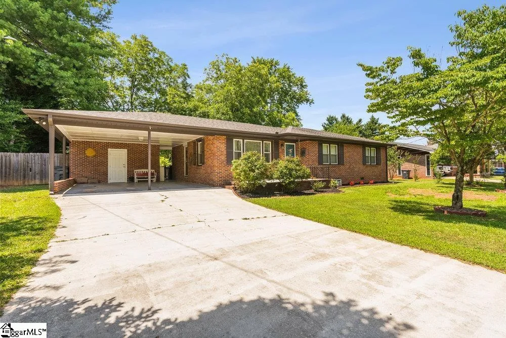 Property image 3 at 3 Latham Drive, Greenville, SC 29617