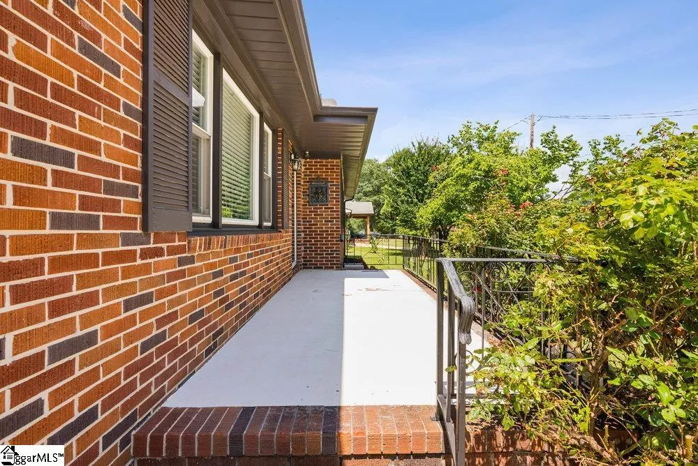 Property image 4 at 3 Latham Drive, Greenville, SC 29617