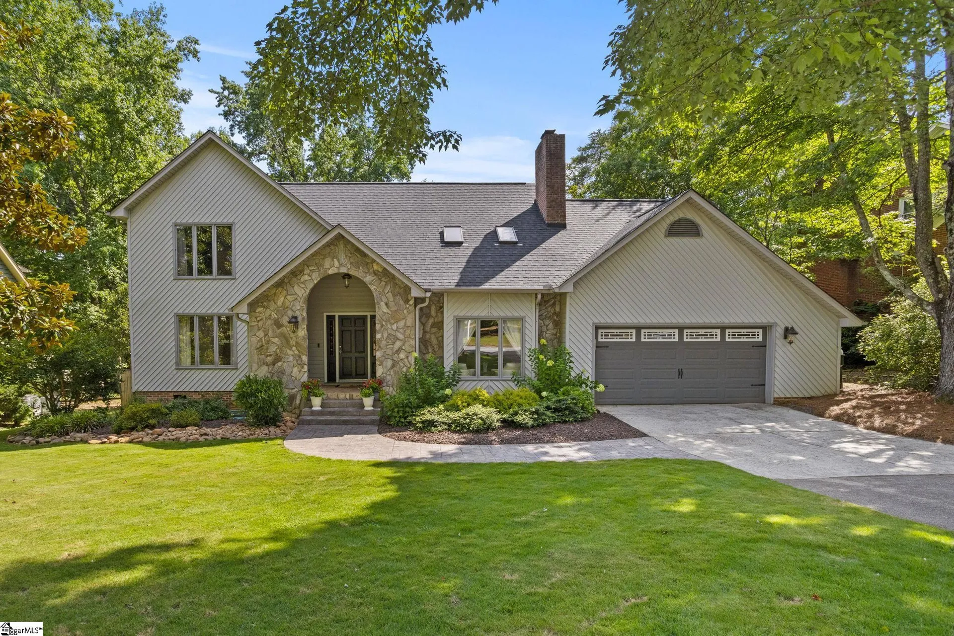 5 Bernwood Drive