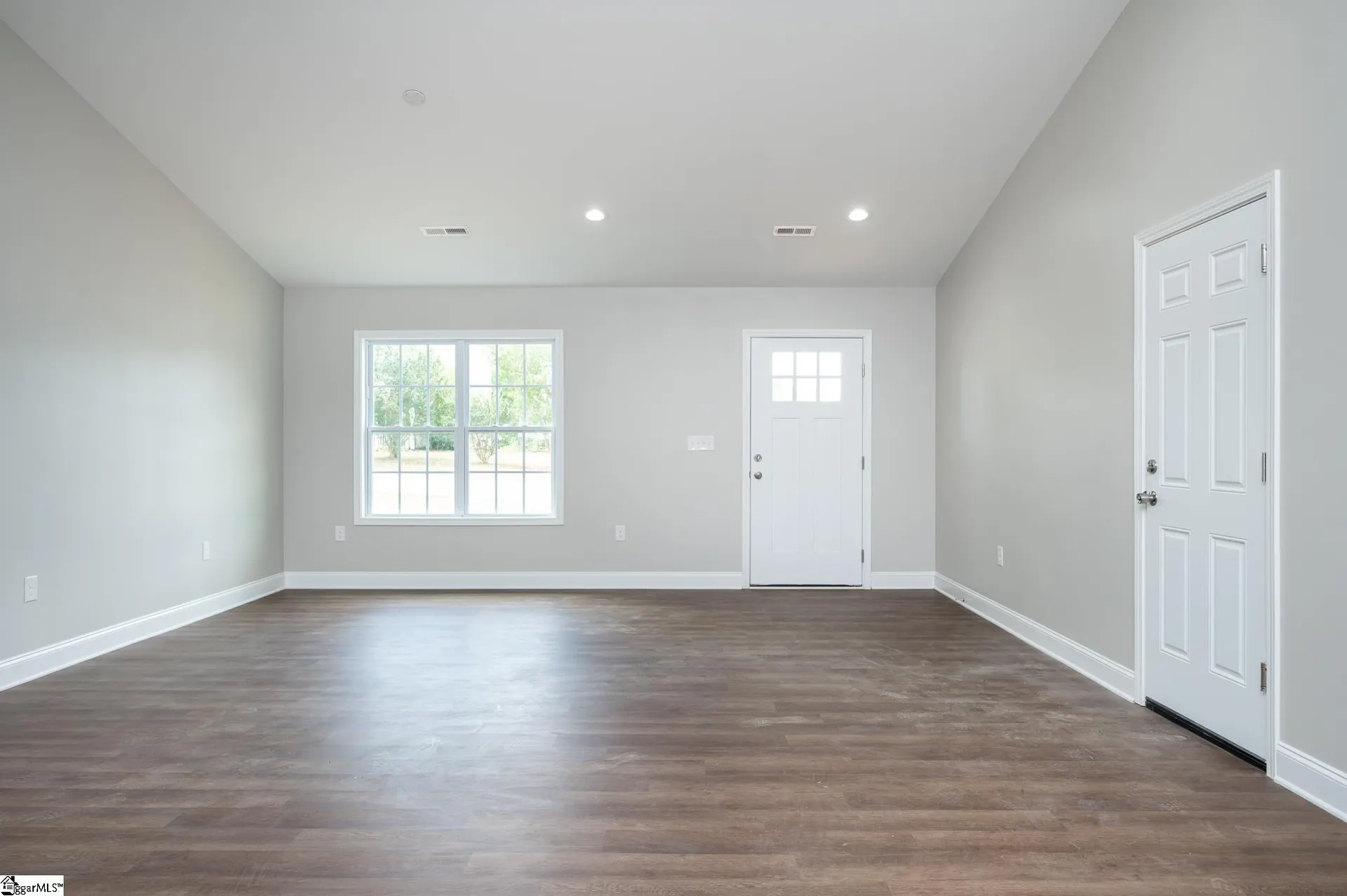 Property image 4 at 104 Whileaway Court, Taylors, SC 29687